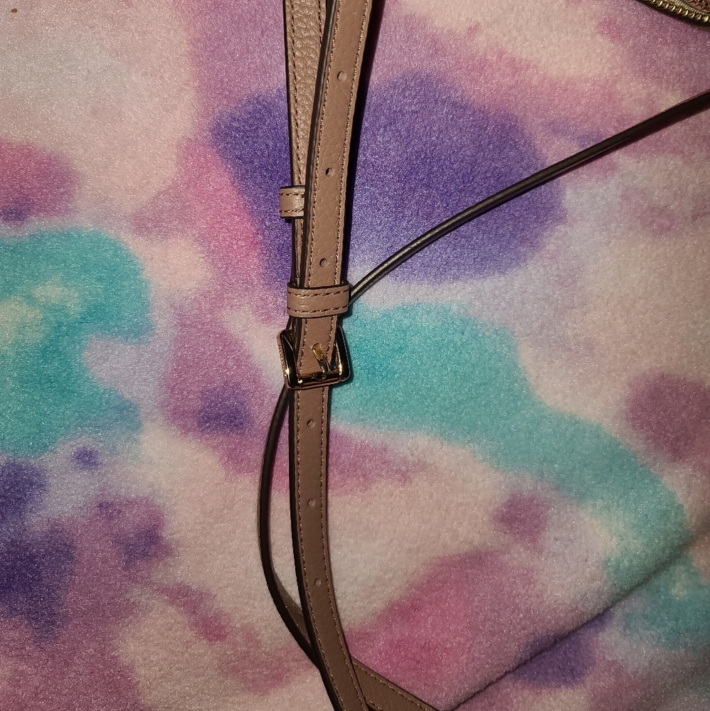 Michael Kors Crossbody - Picture 5 of 14